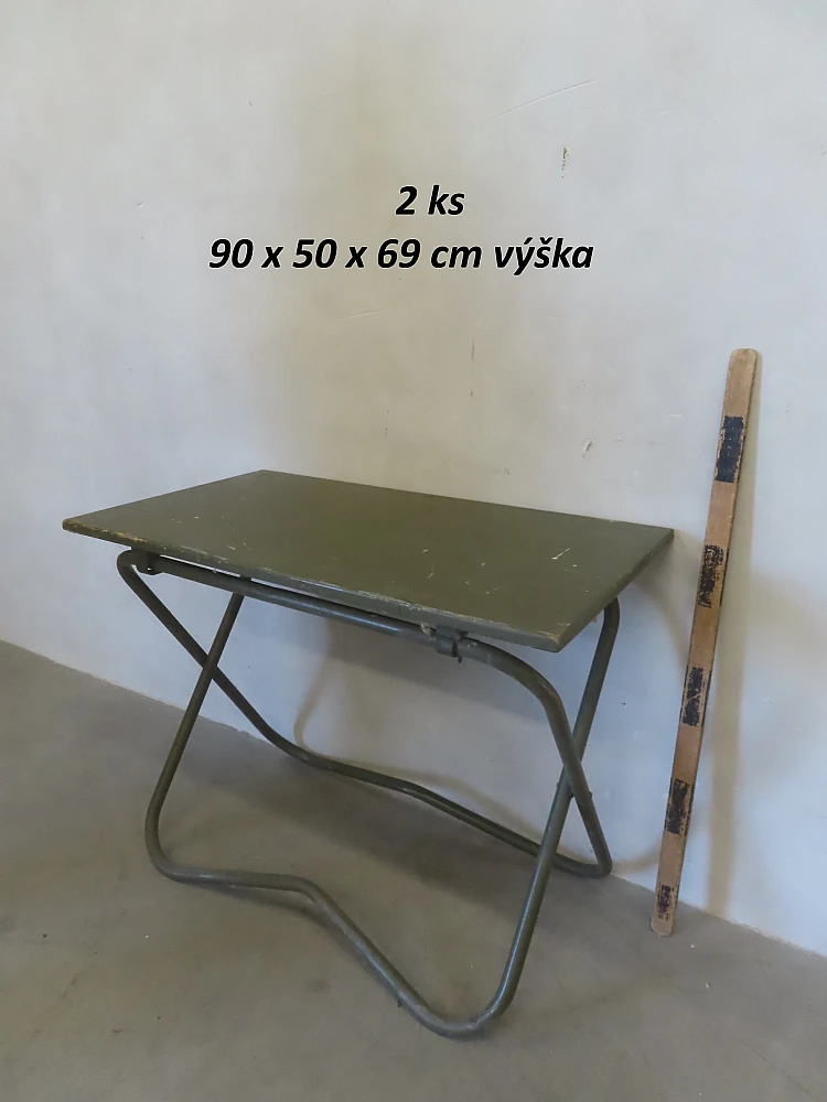 Klappbarer militärischer Tisch