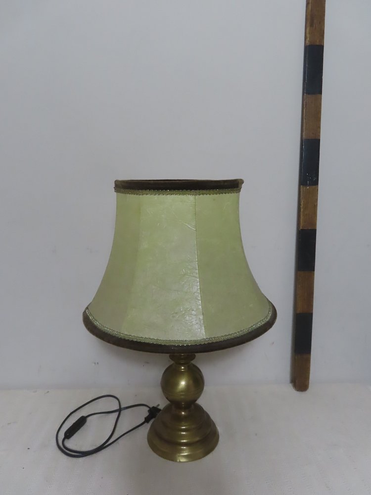 Table lamp