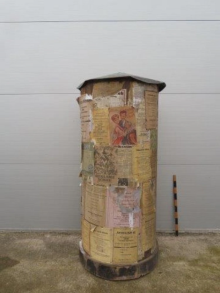 Poster column